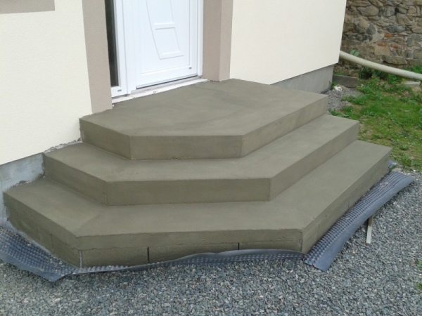 
        Как сделать крыльцо из бетона            