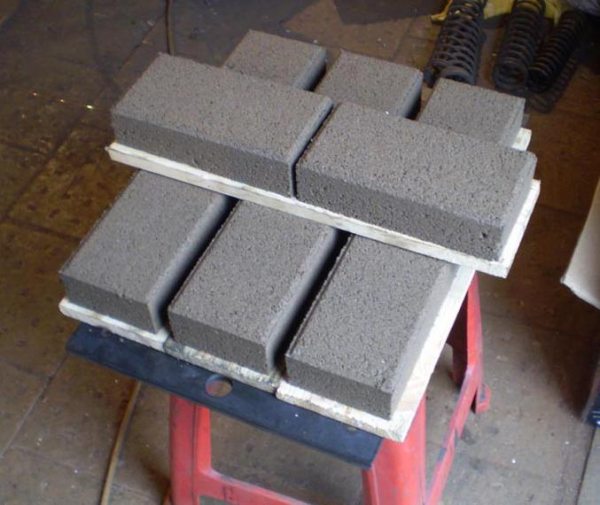 Плитка бетонная: виды и способы крепления