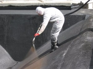 Гидроизоляция бетонных бассейнов: мастика, жидкая резина и стекло